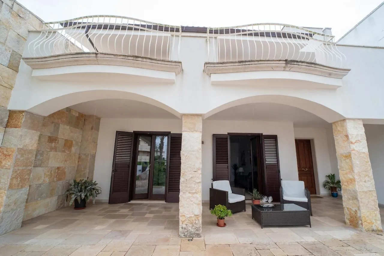 Villa Silvana Lecce 0*,